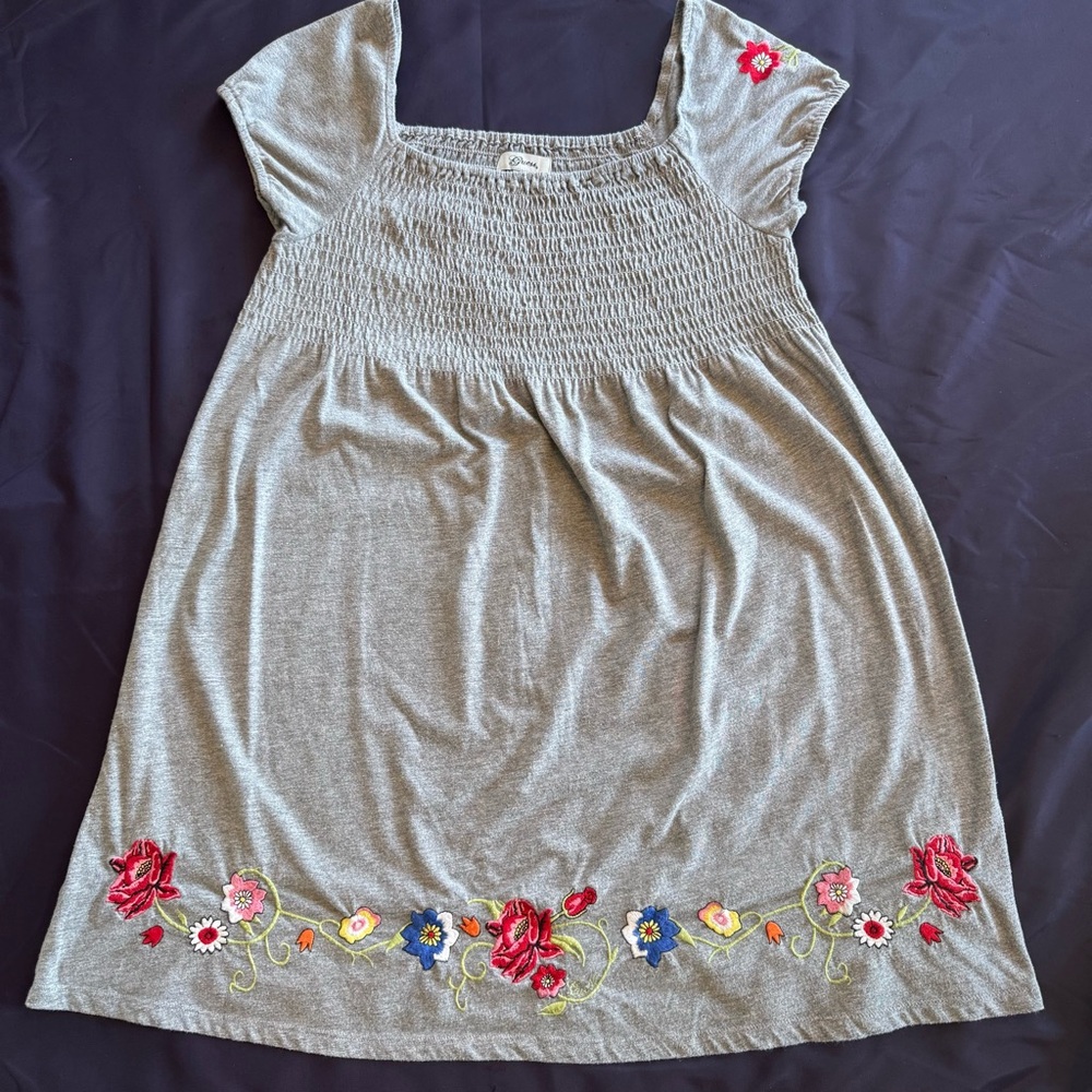 Women’s Guess Gray Peplum‎ Top with Floral Embroidery-Size M